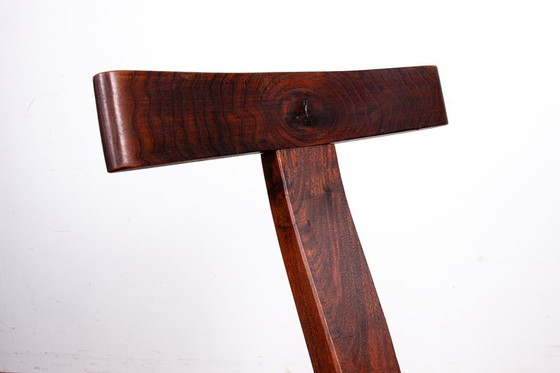 Image 1 of Set aus 4 skandinavischen Stühlen aus massiver Ulme, Modell T im Stil von Olavi Hanninen.