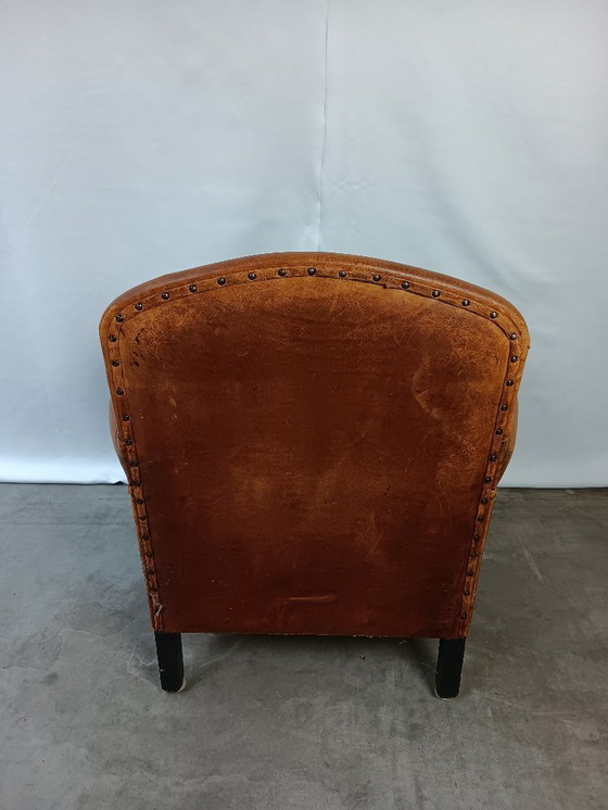 Image 1 of Vintage schaaplederen club stoel-rauwe patina, Mancave essential