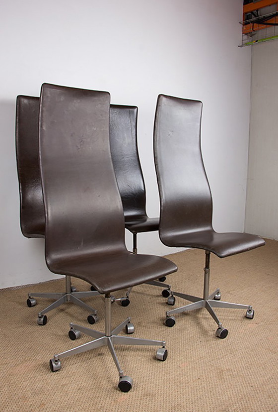 Image 1 of Serie von 4 Bürostühlen mit hoher Rückenlehne aus Leder und Aluminium Modell Oxford von Arne Jacobsen für Fritz Hansen 1980
