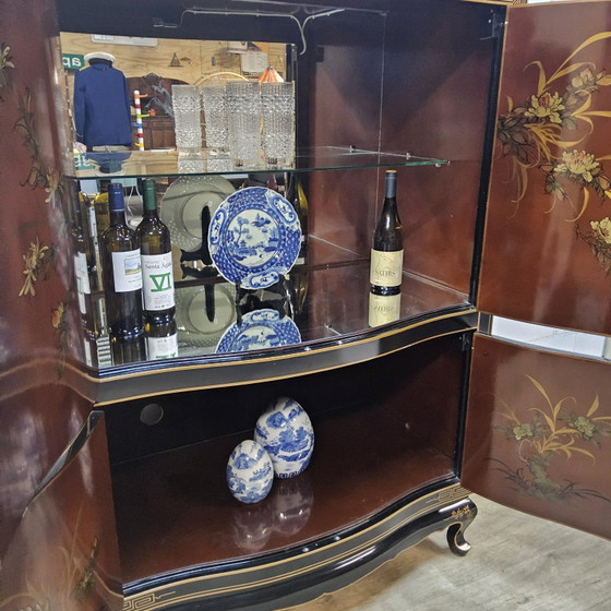 Image 1 of Mueble chino antiguo con pan de oro, flores y pájaros (mueble bar) estilo bohemio/oriental