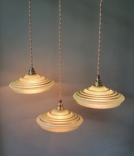 Set of 3 Antique Pendant Lights of Opaline Glass in Green, with Crushed Glass and Gold Decoration (photo 4 of 20)