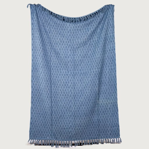 Schimmernde, blockbedruckte Tagesdecke