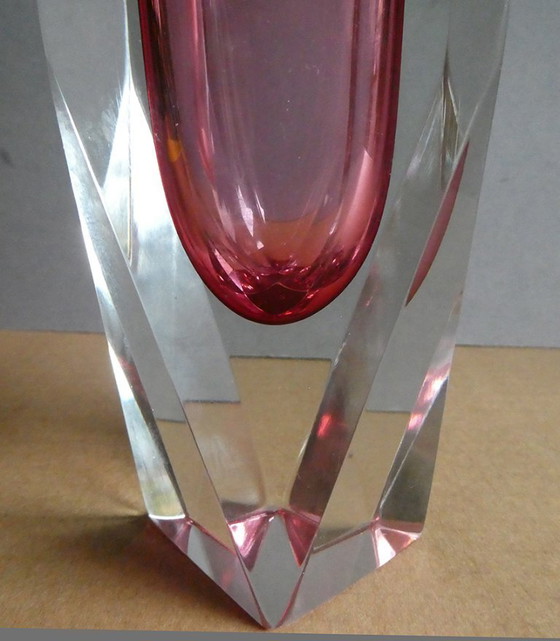 Image 1 of Vase aus Murano Glas, Überfangglas, facettiert geschliffen, mit Label, Italien 1960er