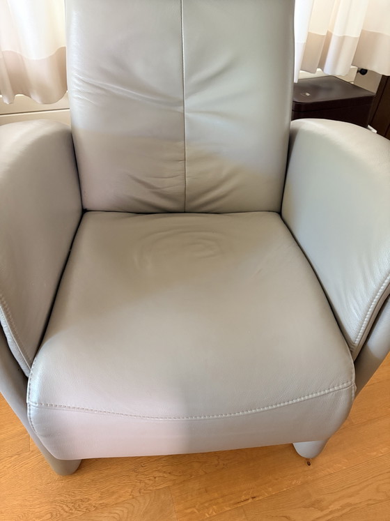 Image 1 of Hukla leather recliner, electrically operated