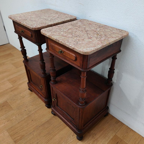 Image 1 of Set di due comodini antichi vintage con piano in marmo