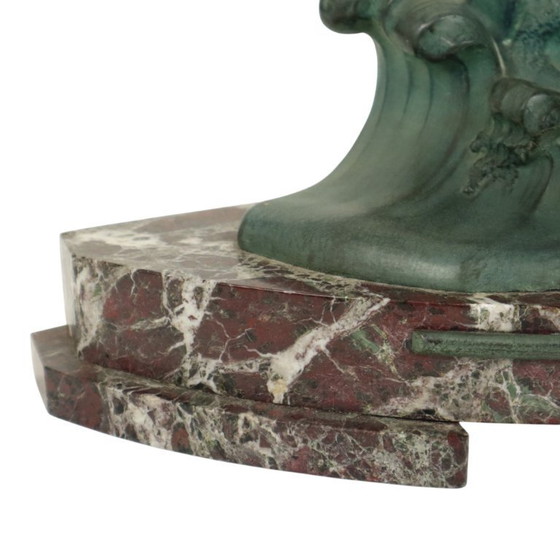 Image 1 of Sculpture Art Déco représentant une mouette sur socle en marbre