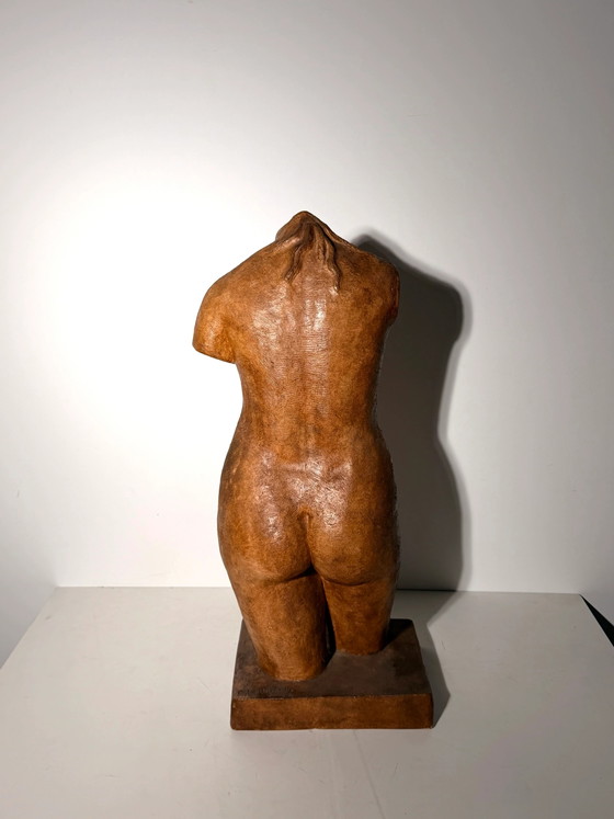 C. Eeckhout – Sculpture de Torse Féminin sur Socle Rectangulaire – Bois (photo 2 of 6)