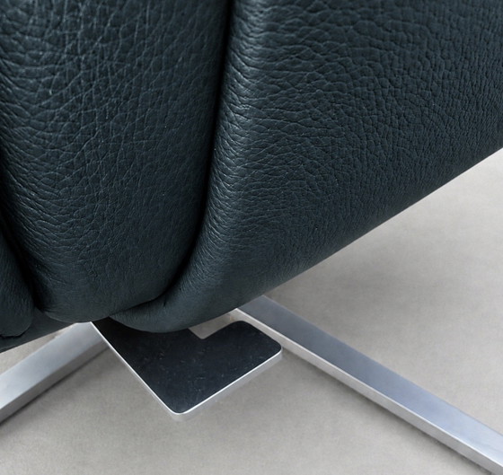Poltrona FSM Shelby – Pelle color petrolio, design di Georg Appeltshauser – Poltrone relax, Metal, Leather (photo 12 of 15)