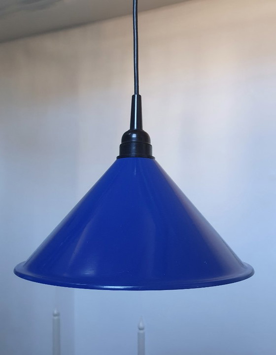 Image 1 of Vintage Hema kegelvormige hanglamp van blauw metaal jaren 80