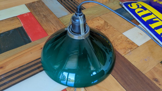 Image 1 of Suspension vintage en verre opalin vert, années 1920