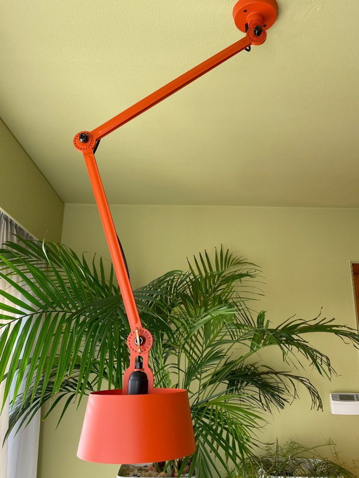 Tonone Bolt 2-arm ceiling lamp striking orange