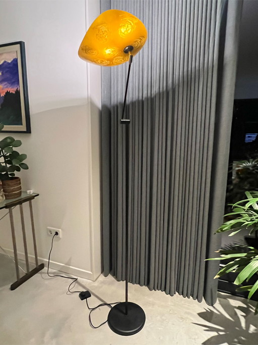 Queens Gallery floor lamp