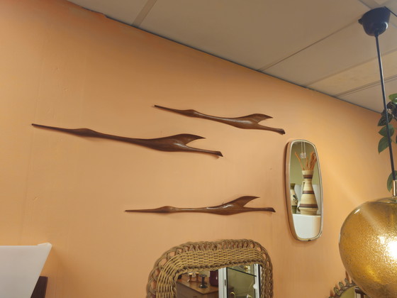 Image 1 of Set di 3 grandi uccelli da parete vintage in teak.