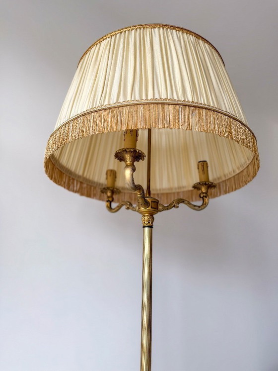 Image 1 of 1 lámpara de pie estilo Luis XV con pantalla