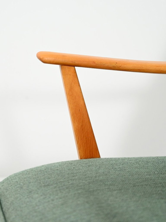 Image 1 of Poltrona scandinava in faggio con rivestimento in lana verde, anni '50-'60