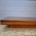 grande table basse en teck massif Axel Vervoordt