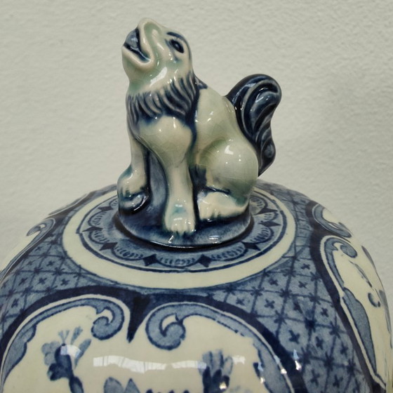 Image 1 of Vaso con coperchio vintage Royal Sphinx Maastricht in porcellana