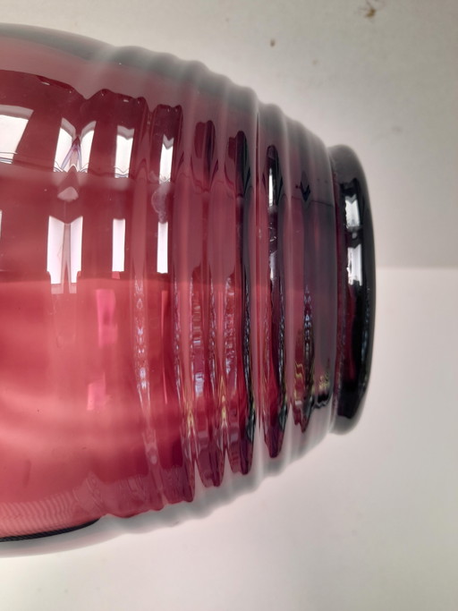 Doyen Art Deco Vase in Bordeaux Glass – vazen (photo 2 of 6)