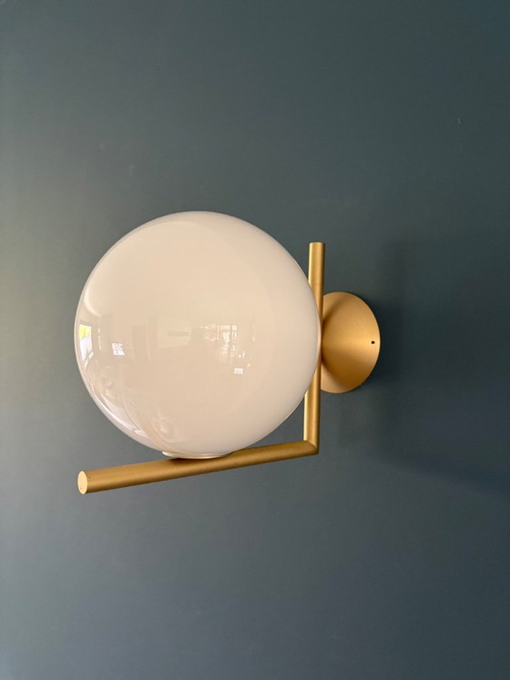 Flos IC C/W1 wall lamp, gold-colored, Wall lights, Brass, Glass, Modern (photo 2 of 5)