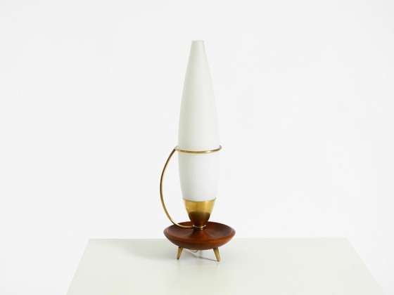 Image 1 of Large, beautiful Mid-Century Modern table lamp made of brass and teak, with a frosted glass shade | 42 cm | 16,5"