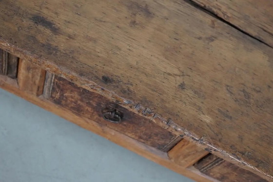 Image 1 of Antigua mesa auxiliar/consola rústica española de madera de castaño, siglo XVIII