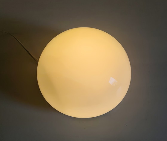 Plafonnier Ou Applique Globe En Verre Blanc - Mid. XXeme – Glass (photo 5 of 8)