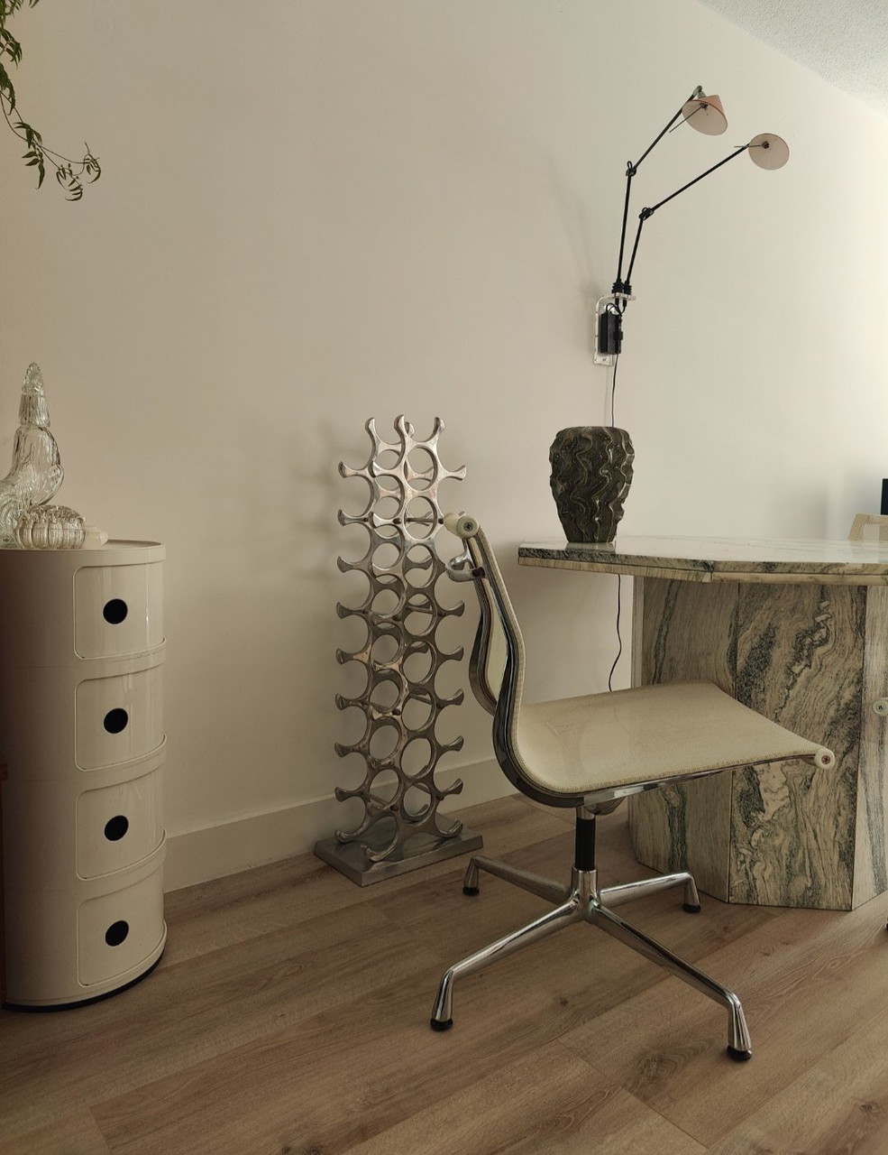 3x Vitra swivel chairs EA 108 with white netweave