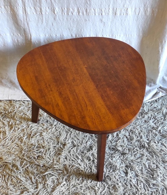 Image 1 of Tripod coffee table in free-form oak - 1950s/60s