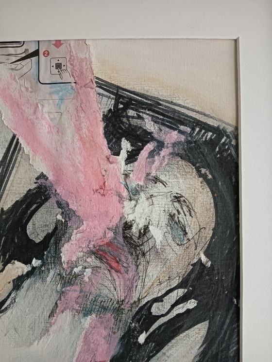 Image 1 of Press the button