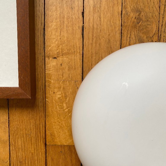 Image 1 of Lampada da parete/soffitto a mezza sfera e mezza luna, 24 cm, vetro bianco opaco