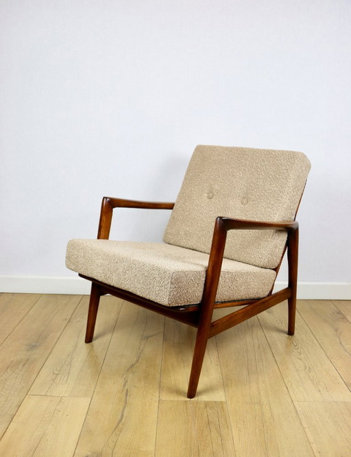 Poltrona PRL "Stefan" in rovere, beige vintage - tessuto bouclé dorato - 3 pezzi disponibili – fauteuils, Wood (photo 2 of 9)