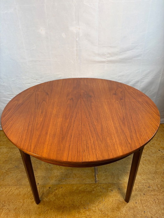 Image 1 of Mid Century Retro Teak Round Extending Dining Table by Nathan 1960–1970  A stunning mid century modern teak extending dining tab