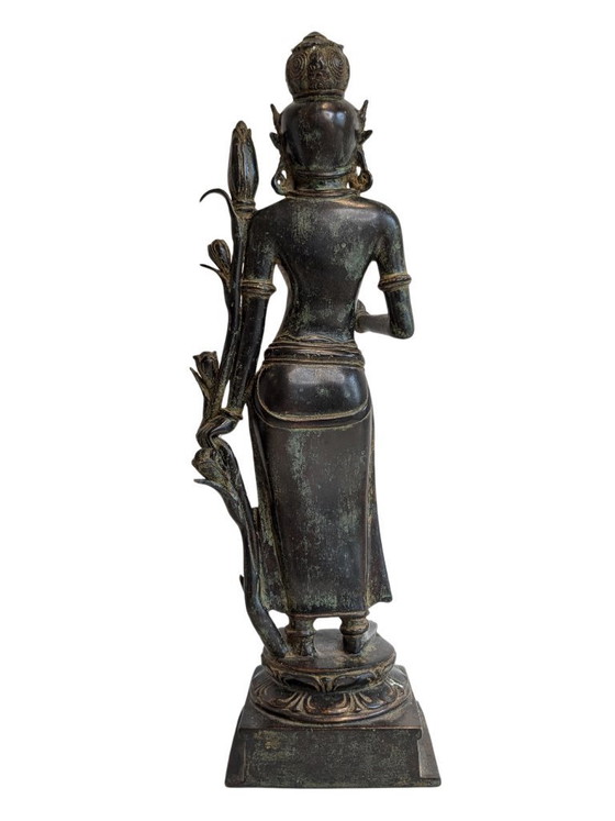 Image 1 of Lakshmi (Sri Devi) en bronze antique – Inde du Sud, XVIIe siècle