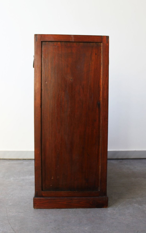 Image 1 of Treppenhausmöbel aus Massivholz, Mitte des 20. Jahrhunderts.