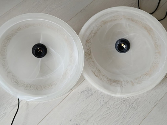 Image 1 of Paire de lustres en pâte de verre blanc et doré