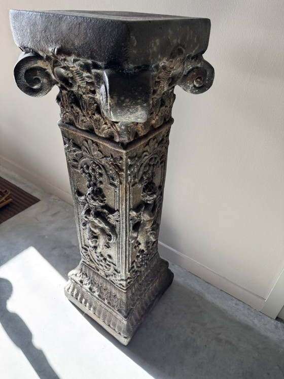 Image 1 of Base per colonna Piédestalle francese antica, unica e riccamente decorata