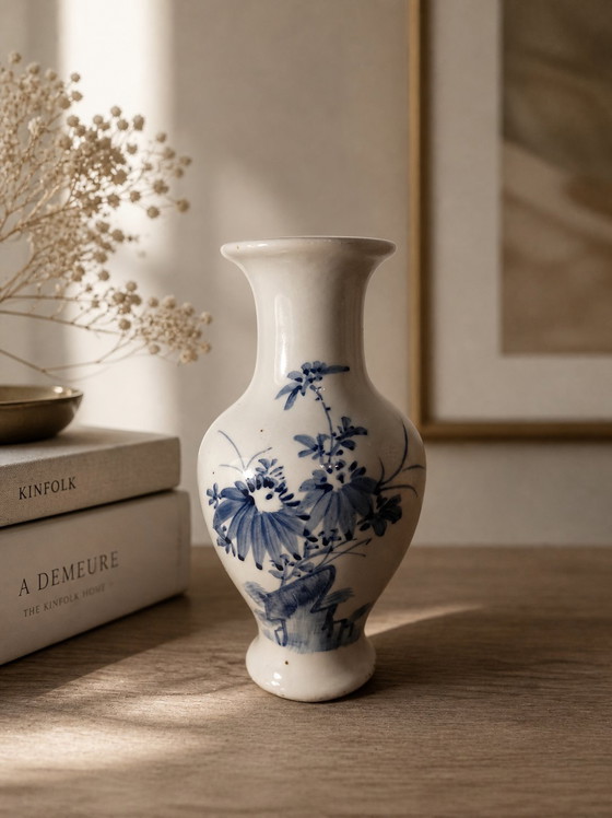 Image 1 of Jarrón republicano con acertijo, firmado RFR, en porcelana de estilo japonés del siglo XIX.