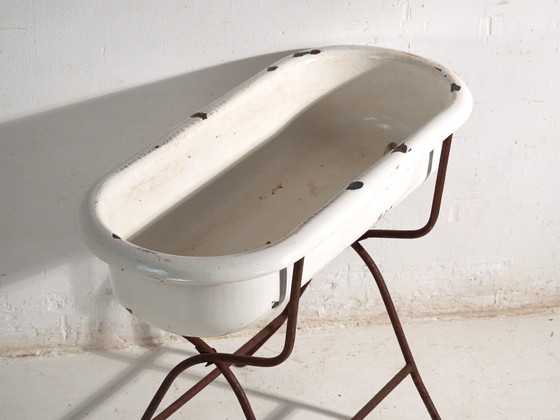 Antique bathtub in enamelled iron – Central Europe, circa 1950 #8 – Decorative Objects, Industrieel (photo 24 of 40)