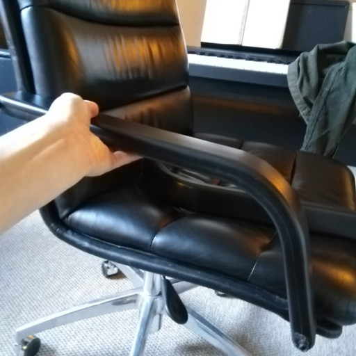 Artifort office chair Channel Black leather Geoffrey Harcourt