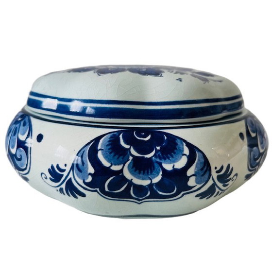 Image 1 of Vintage Delft blue bonbonnière jewelry box Royal Delft 1950s
