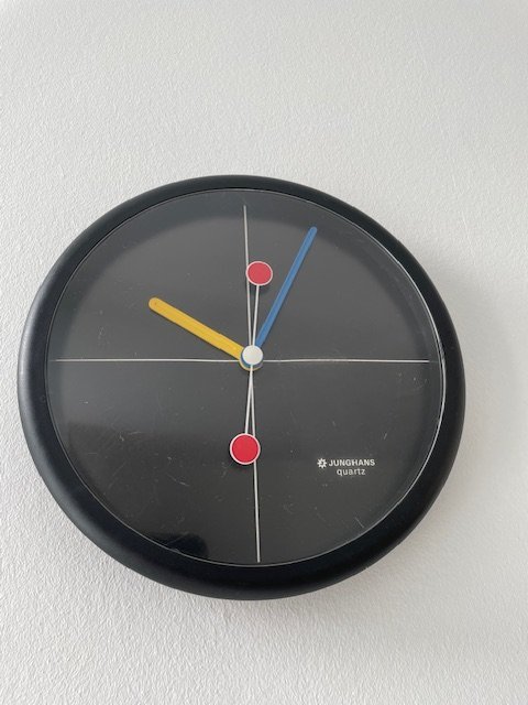 Image 1 of Horloge murale vintage Junghans - Design postmoderne des années 1980