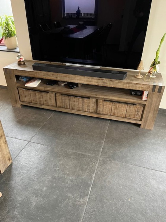 Image 1 of Tavolo robusto da 2,5 m con 8 sedie, TV e tavolino