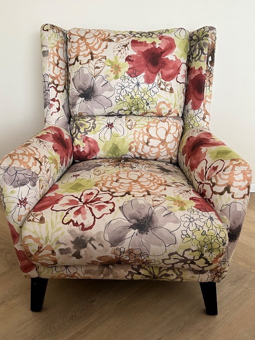 Dos sillones con estampado floral