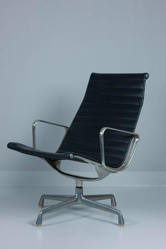 Image 1 of Eames fauteuil