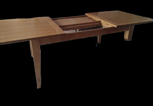 Plain oak extendable table