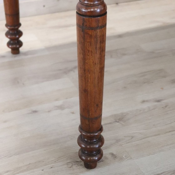 Image 1 of Antiek bureau van walnotenhout, Italië, midden 19e eeuw, gerestaureerd.