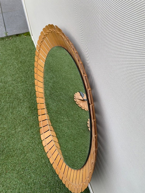 Image 1 of Specchio vintage in rattan con attaccapanni