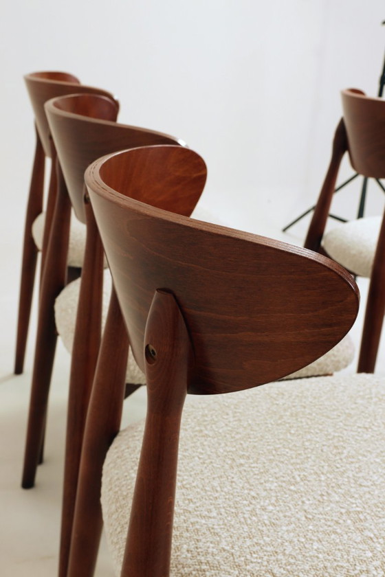 Image 1 of Set van 6 eetkamerstoelen, teakkleurig hout, bouclé bekleding, modern design