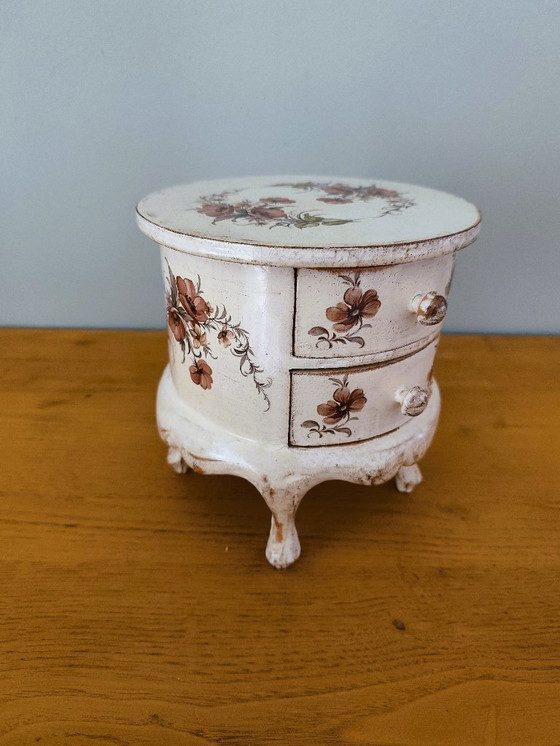 Image 1 of Antique round jewelry box