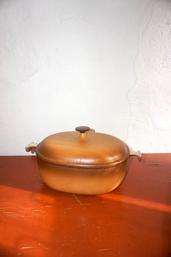 Image 1 of vintage le creuset brown enameled dust oven * cast iron cocotte * size 29 * le mama * enzo mari * french kitchenware * mid-centu